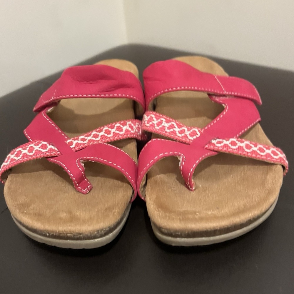 Earth Origins Nubuck Toe Post Sandals Ossi Raspberry Size 6.5 Women's